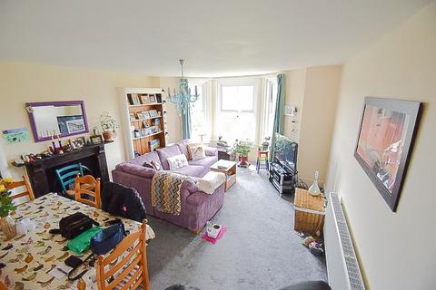 2 bedroom flat for sale, Blackwater Road, Eastbourne BN20