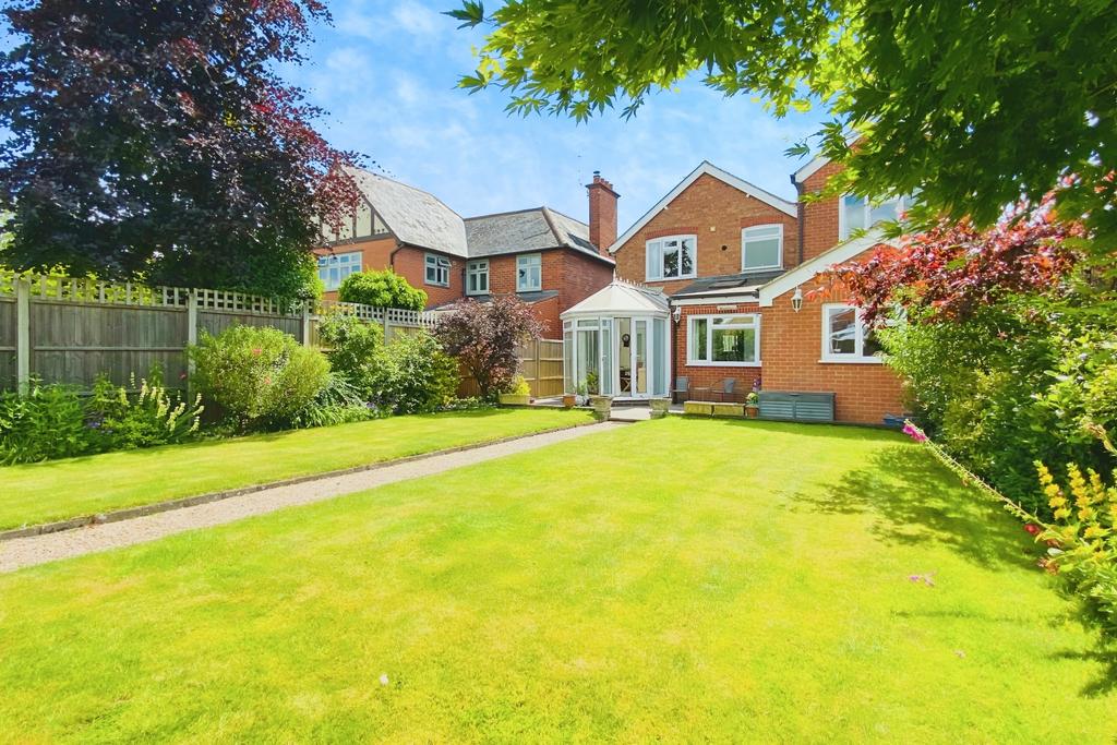 Main Street, Kirby Muxloe, LE9 4 bed detached house for sale £530,000