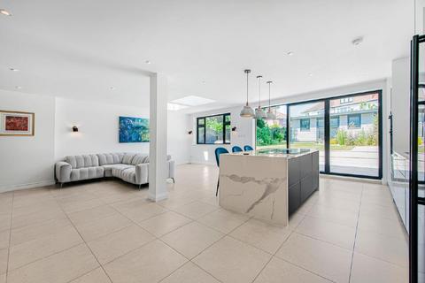 47 Chiltern Drive, Surbiton, KT5 8LP