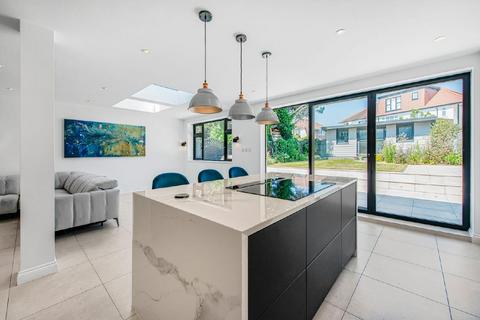 47 Chiltern Drive, Surbiton, KT5 8LP
