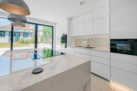 47 Chiltern Drive, Surbiton, KT5 8LP
