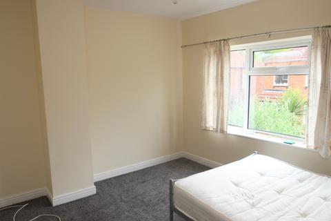 3 bedroom house to rent, Grange Park Close, Leeds, West Yorkshire, UK, LS8