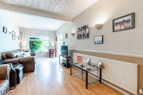 98 Kenilworth Gardens, Hornchurch, RM12 4SG