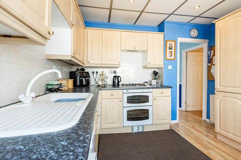 98 Kenilworth Gardens, Hornchurch, RM12 4SG