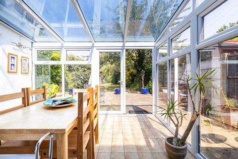 98 Kenilworth Gardens, Hornchurch, RM12 4SG