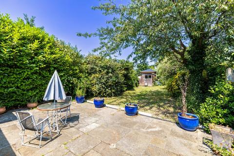 98 Kenilworth Gardens, Hornchurch, RM12 4SG