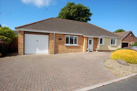 3 bedroom detached bungalow for sale, Mulberry, 11 Cooks Close