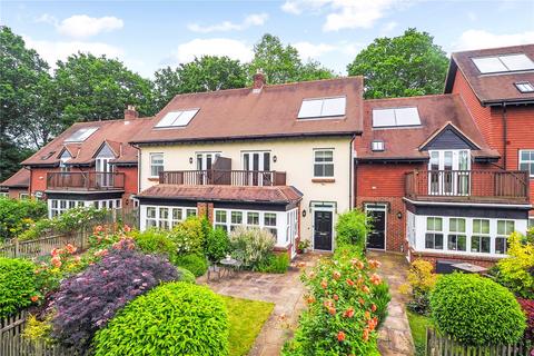 2 bedroom terraced house for sale, Merritts Meadow, Petersfield, Hampshire