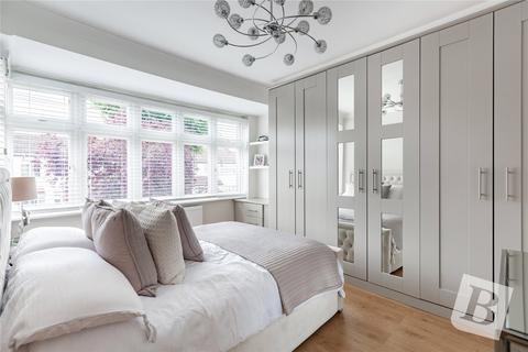 15 Acacia Avenue, Hornchurch, RM12 4EW