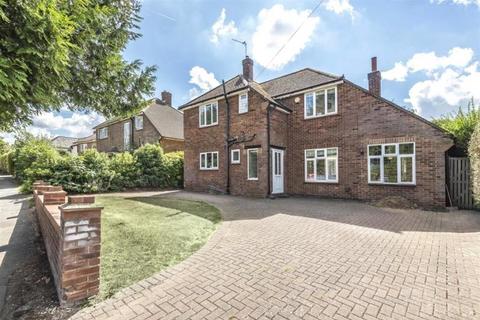 4 bedroom detached house to rent, Kettlewell Close, Woking GU21