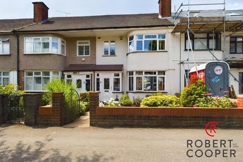 3 bedroom terraced house to rent, Victoria Road, Ruislip, HA4