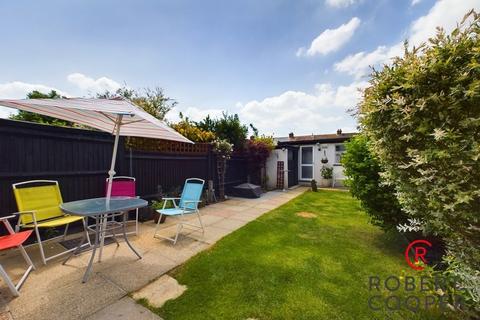 3 bedroom terraced house to rent, Victoria Road, Ruislip, HA4