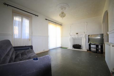 3 bedroom end of terrace house for sale, Victor Street, Hull, East Riding of Yorkshire. HU9 2EX