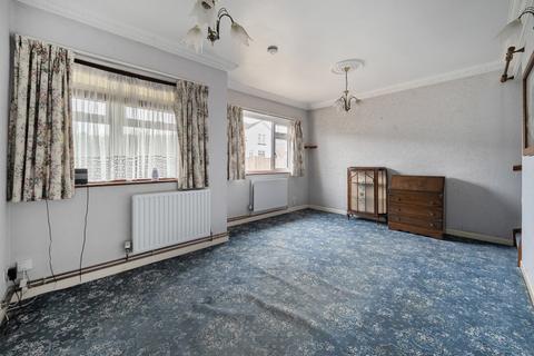 2 bedroom bungalow for sale, Victoria Road, Bishops Waltham, Southampton, Hampshire, SO32