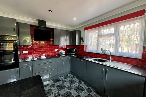 45 Northfield, Polegate, BN26 5EE