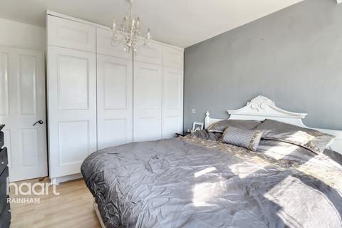 118 Rainham Road, Rainham, RM13 7RJ