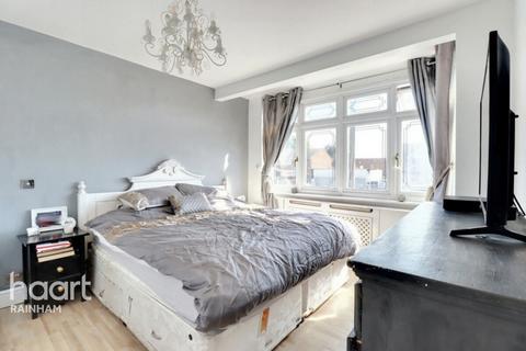 118 Rainham Road, Rainham, RM13 7RJ