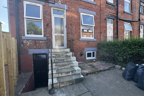 2 bedroom terraced house to rent, Arthington Street, Leeds, West Yorkshire, LS10