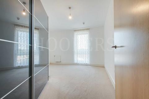 2 bedroom flat for sale, High Road, London, NW10