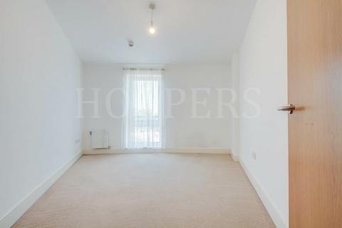 2 bedroom flat for sale, High Road, London, NW10