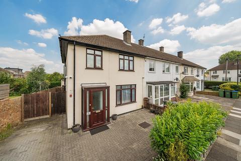 1 Bromhedge, London, SE9 3DY