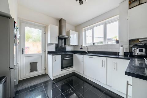 1 Bromhedge, London, SE9 3DY