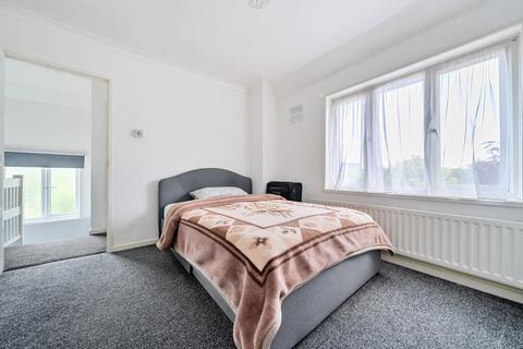 1 Bromhedge, London, SE9 3DY