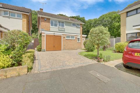 3 bedroom detached house for sale, Shepherds Close, Benfleet, SS7