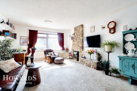 3 bedroom detached house for sale, Manor Road, Caister-On-Sea