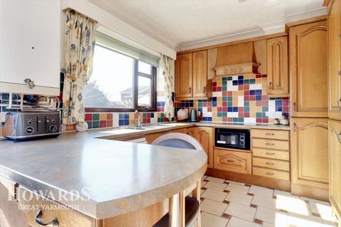 3 bedroom detached house for sale, Manor Road, Caister-On-Sea