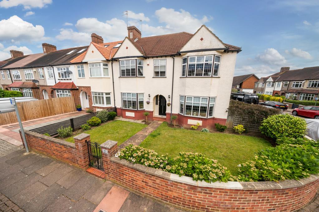 Linden Leas, West Wickham 5 bed end of terrace house for sale - £900,000