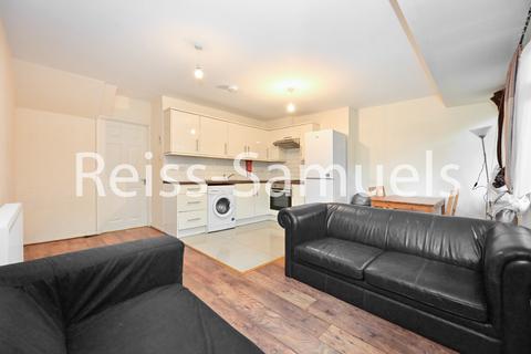 4 bedroom terraced house to rent, Lorrimore Road, London SE17