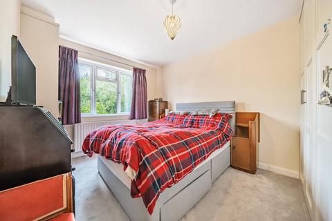 71 The Quadrant, London, SW20 8SW