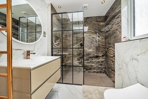 71 The Quadrant, London, SW20 8SW