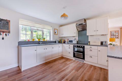 5 bedroom detached house for sale, Garden Close Lane, Newbury, Berkshire