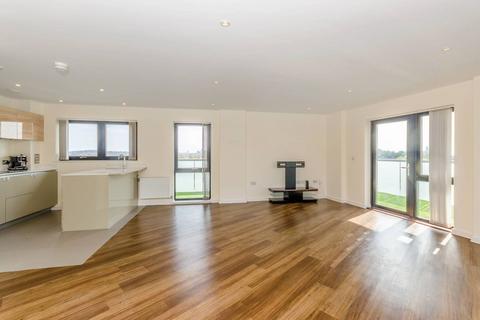 3 bedroom flat to rent, Williams Way, Wembley, HA0