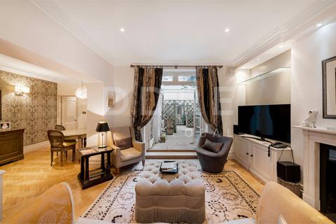 3 bedroom apartment for sale, Ennismore Gardens, London, SW7