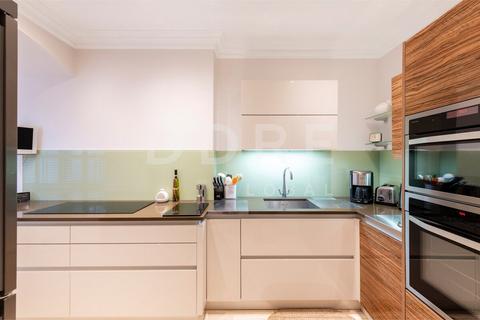 3 bedroom apartment for sale, Ennismore Gardens, London, SW7