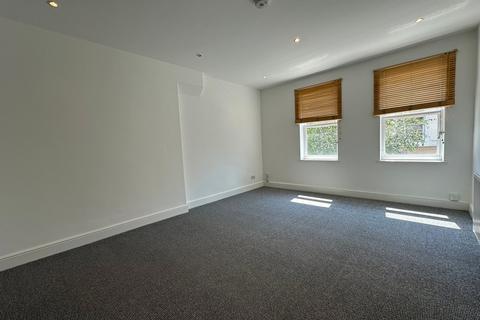 2 bedroom property to rent, Folkestone, CT20