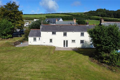 3 bedroom end of terrace house for sale, Lamorrick, Bodmin PL30