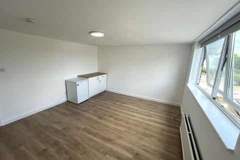 Studio to rent, Adonis Court, London W13