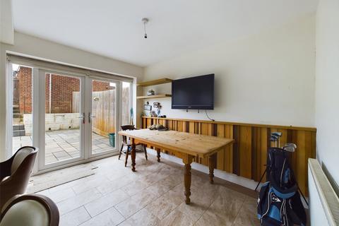 154 Curlew Road, Abbeydale, Gloucester, GL4 4TE