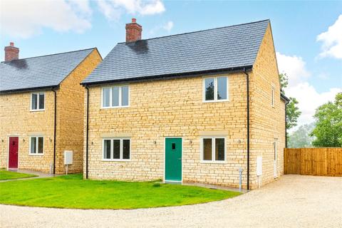 4 bedroom detached house for sale, High Street, Yardley Gobion, Northamptonshire, NN12