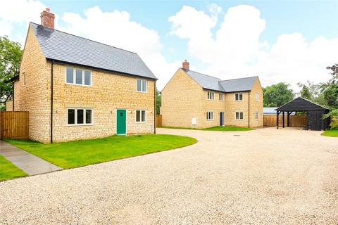 4 bedroom detached house for sale, High Street, Yardley Gobion, Northamptonshire, NN12