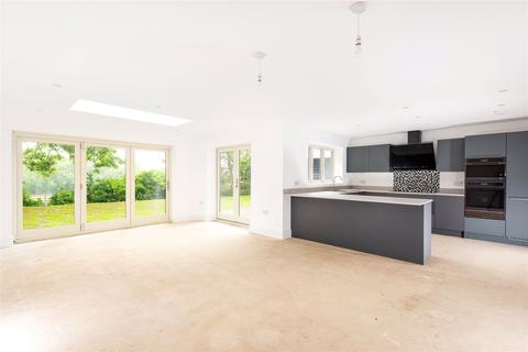 4 bedroom detached house for sale, High Street, Yardley Gobion, Northamptonshire, NN12