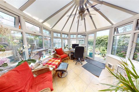18 Deben, East Tilbury, Tilbury, RM18 8RG