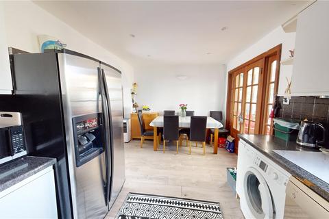 18 Deben, East Tilbury, Tilbury, RM18 8RG