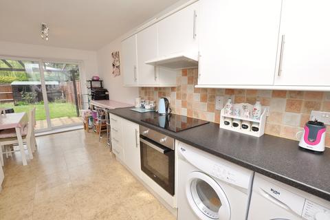 2 bedroom terraced house to rent, Emmanuel Close, Guildford, Surrey, GU2