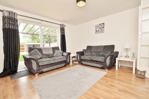 2 bedroom terraced house to rent, Emmanuel Close, Guildford, Surrey, GU2