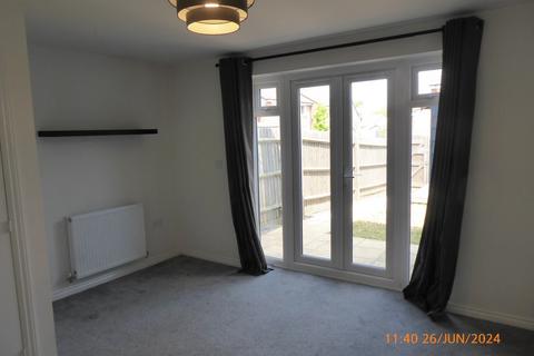 2 bedroom terraced house to rent, Murrell  Way, Shrewsbury